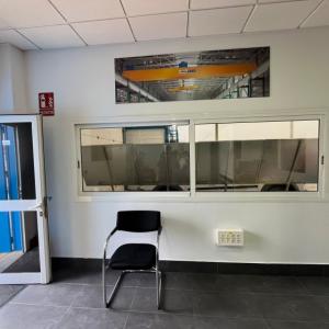 Cuadros en impresión digital para decoración de nave. Abus Dos Hermanas Sevilla.